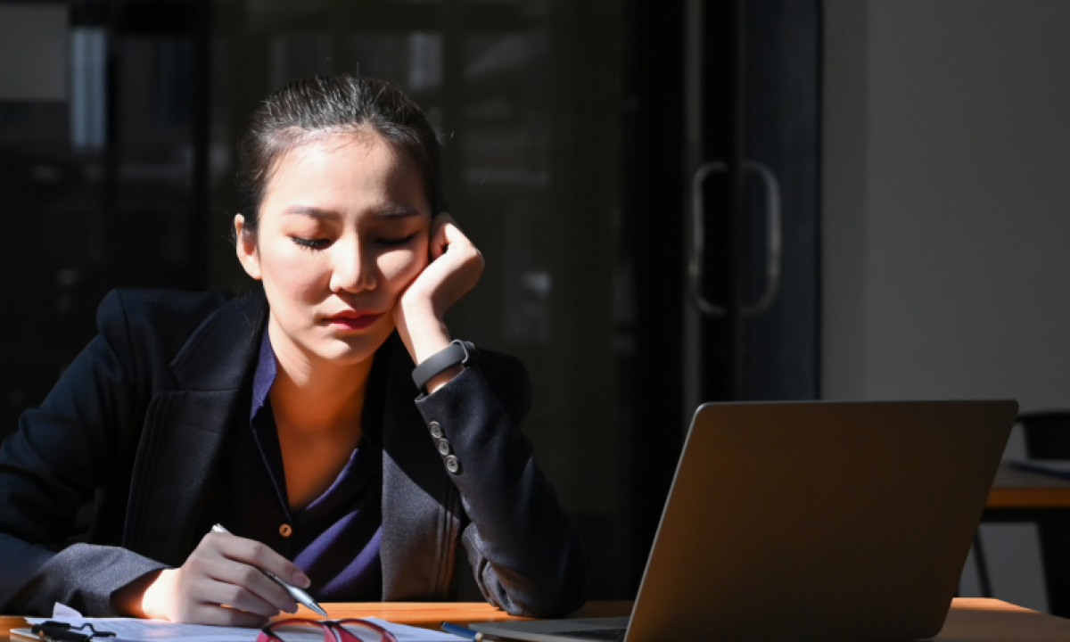 Cara Mengelola Stres Kerja Hybrid